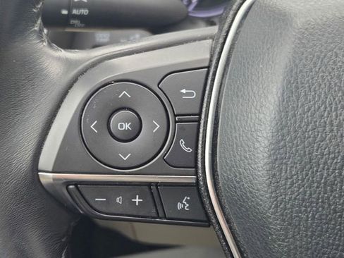 Used 2020 Toyota Camry XLE image 25