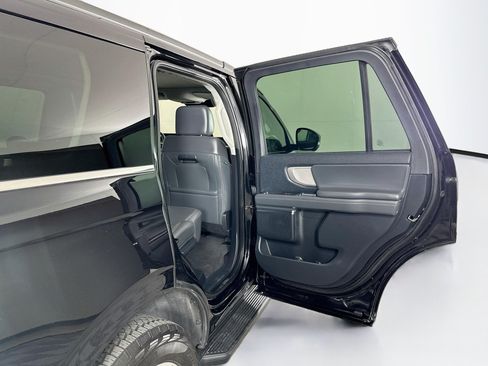 Used 2025 Ford Expedition Active AWD/4WD image 33