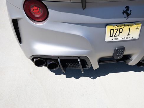 Used 2016 Ferrari F12 Berlinetta image 34