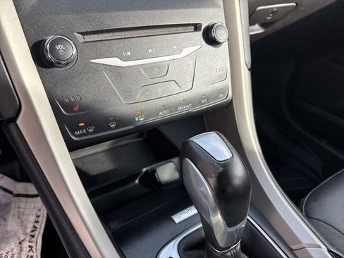 Used 2015 Ford Fusion SE w/ Equipment Group 202A image 24