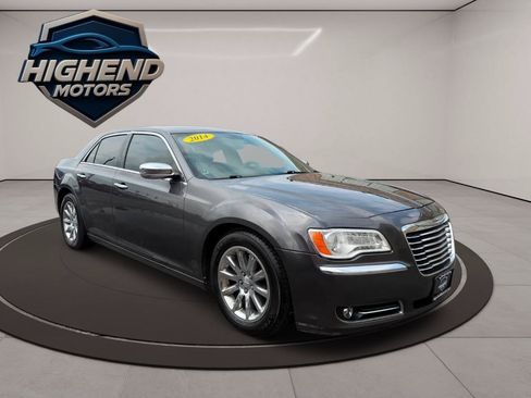 Used 2014 Chrysler 300 C RWD image 11