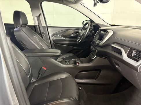 Used 2024 GMC Terrain SLT FWD image 14