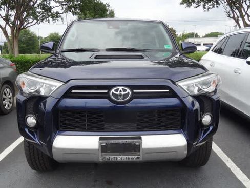 Used 2020 Toyota 4Runner TRD Off-Road AWD/4WD image 2