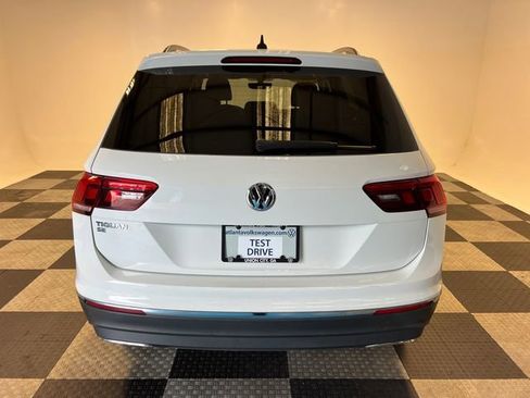 Used 2021 Volkswagen Tiguan SE FWD image 4