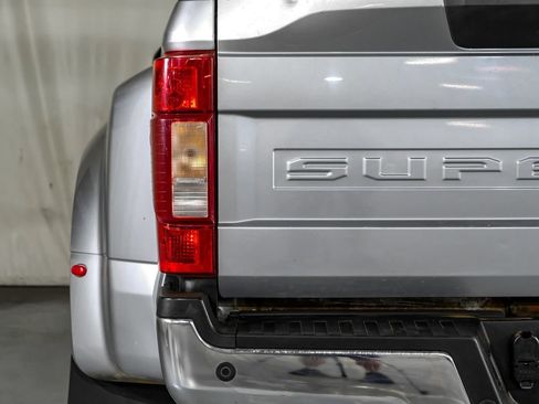 Used 2021 Ford F350 XLT w/ XLT Premium Package AWD/4WD image 41
