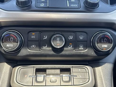 Used 2022 GMC Acadia Denali w/ Denali Technology Package AWD/4WD image 19