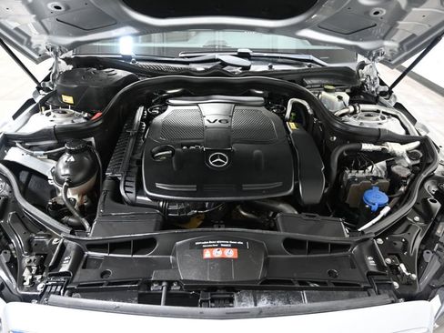 Used 2016 Mercedes-Benz E 350 4MATIC Sedan image 37