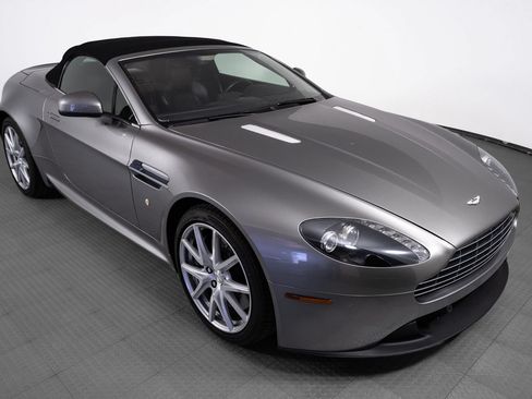 Used 2012 Aston Martin V8 Vantage Roadster RWD image 49