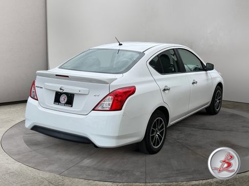 Used 2017 Nissan Versa SV FWD image 4