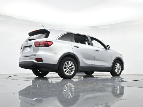 Used 2019 Kia Sorento L FWD image 31