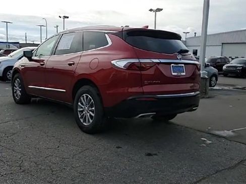 Used 2024 Buick Enclave Premium image 7