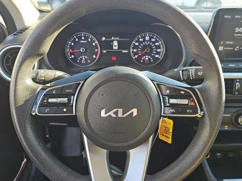 Used 2024 Kia Forte LXS image 9