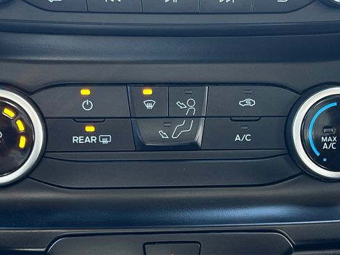 Used 2024 Ford Transit 250 Low Roof AWD image 21