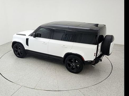 Used 2025 Land Rover Defender 110 X-Dynamic SE AWD/4WD image 36