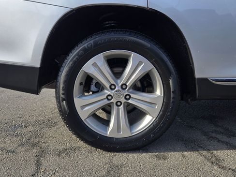 Used 2013 Toyota Highlander Limited image 17