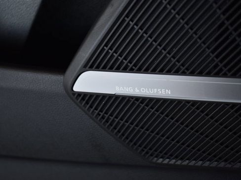 Certified 2025 Audi SQ5 Premium Plus w/ Premium Plus Package image 38