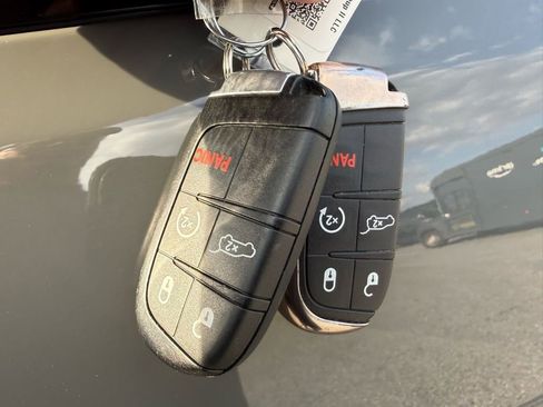 Used 2021 Jeep Grand Cherokee Trailhawk w/ Trailhawk Luxury Group image 28