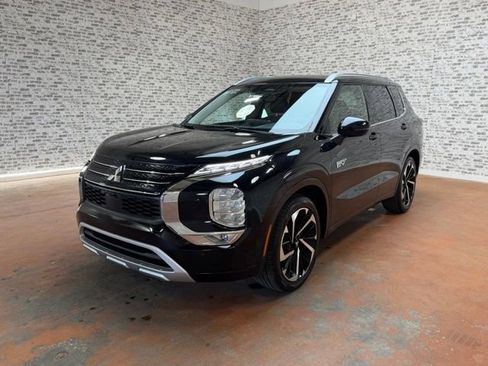 Used 2023 Mitsubishi Outlander SEL AWD/4WD image 3