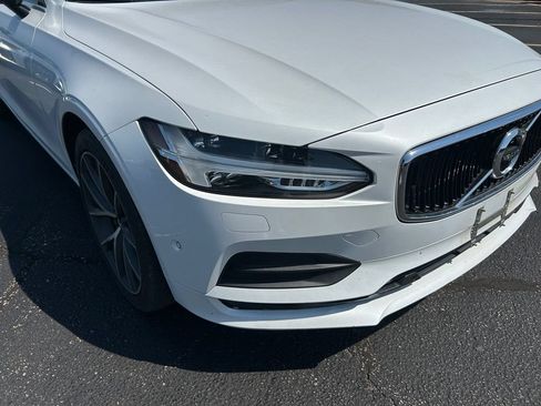 Used 2018 Volvo S90 T5 Momentum w/ Convenience Package AWD/4WD image 3