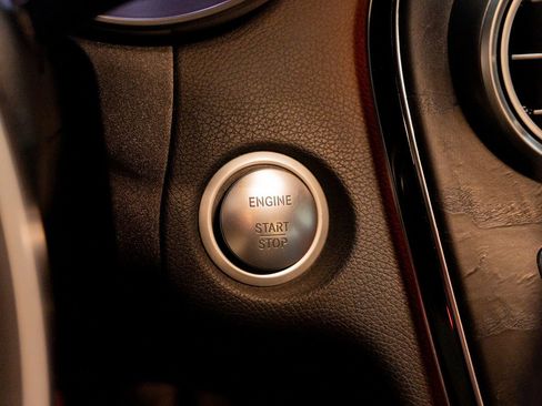 Used 2016 Mercedes-Benz C 450 4MATIC Sedan image 40