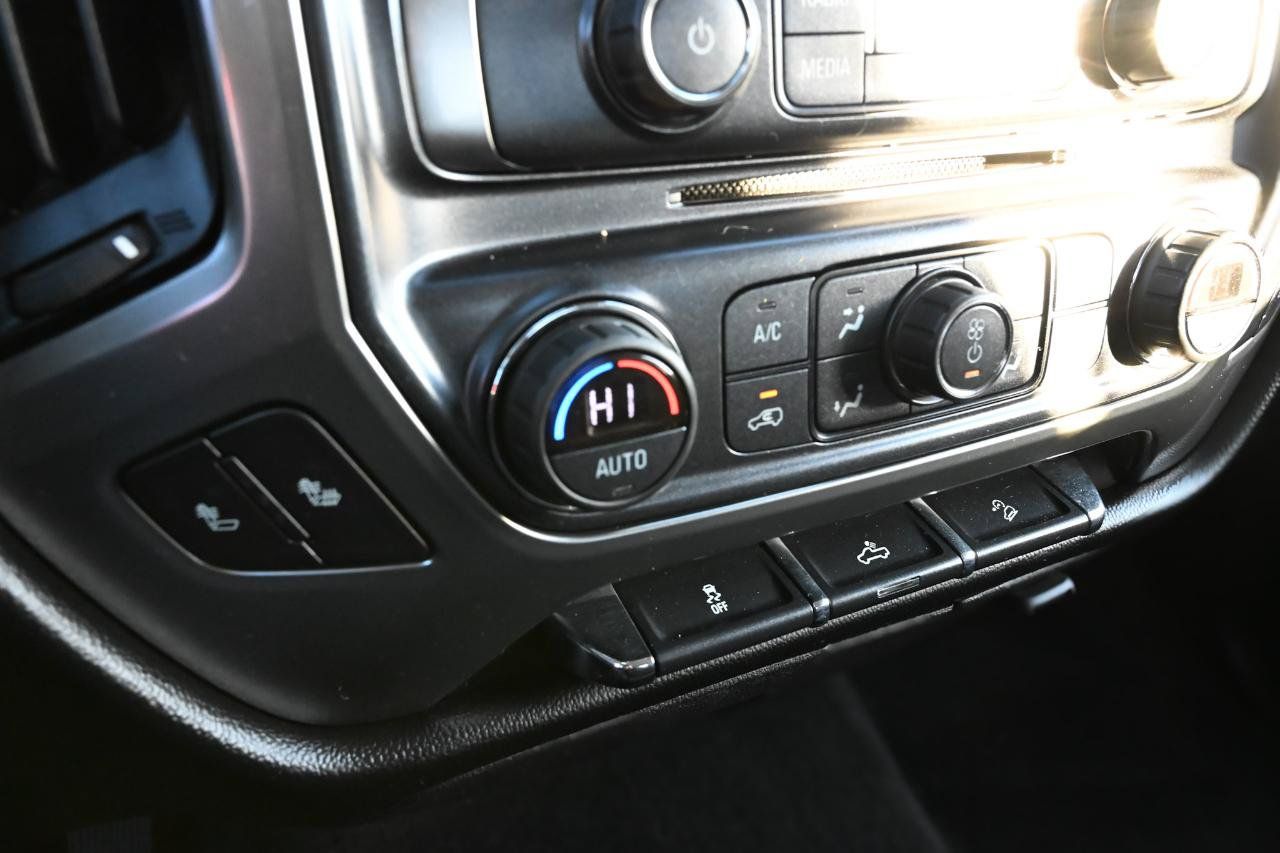Used 2018 Chevrolet Silverado 1500 LT w/ All Star Edition AWD/4WD image 13