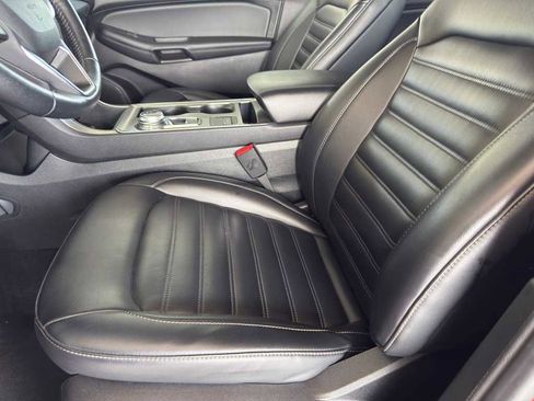 Used 2022 Ford Edge SEL image 4