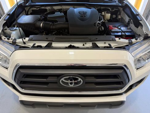 Used 2021 Toyota Tacoma SR5 AWD/4WD image 36