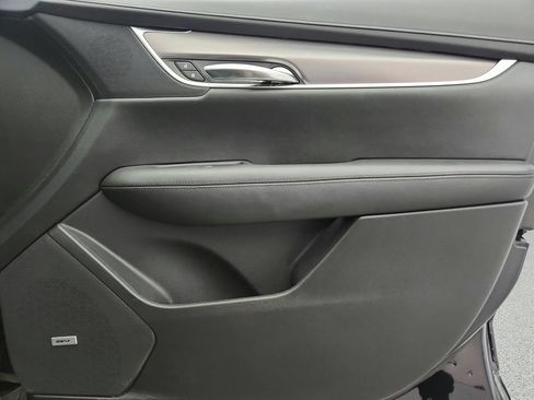 Used 2017 Cadillac XT5 Luxury w/ Driver Awareness Package AWD/4WD image 32