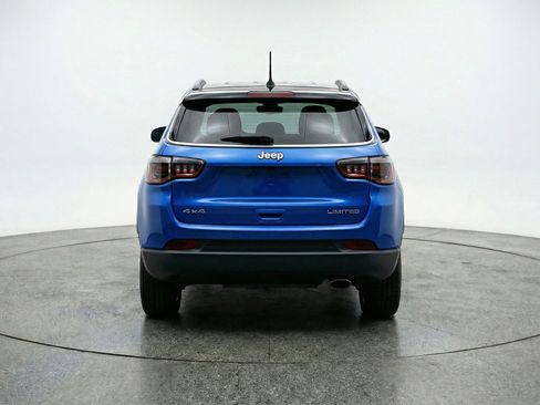 Used 2025 Jeep Compass Limited image 7