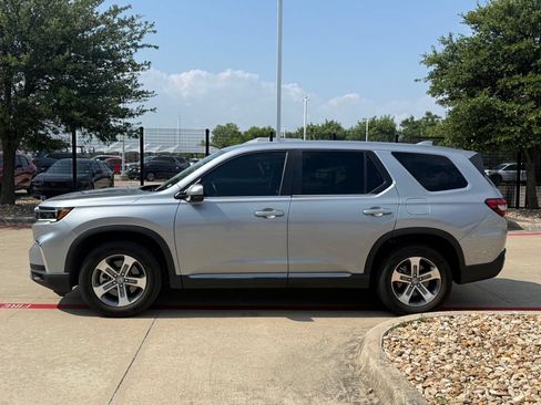 Used 2025 Honda Pilot EX-L image 2