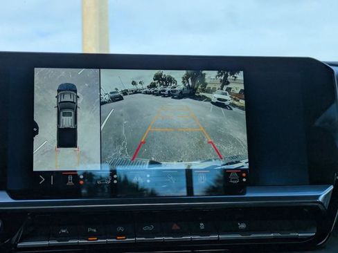 Used 2024 Chevrolet Silverado 1500 High Country image 26