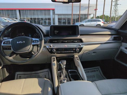 Used 2022 Kia Telluride EX w/ Towing Package AWD/4WD image 12