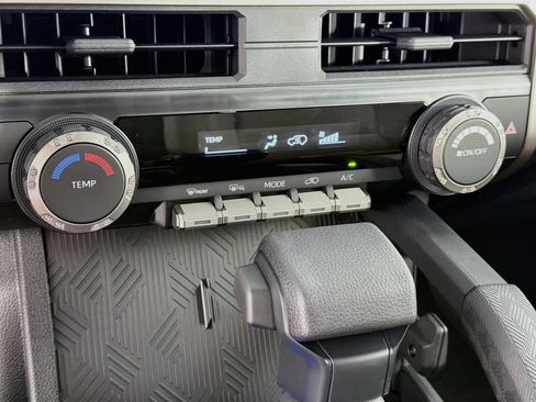 New 2026 Toyota 4Runner SR5 AWD/4WD image 19