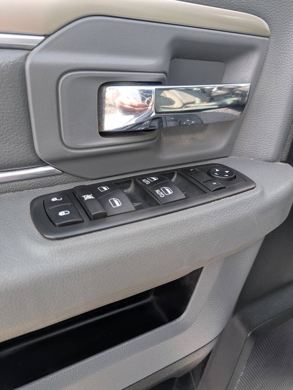 Used 2013 RAM 1500 Classic SLT w/ Premium Display Pkg AWD/4WD image 22