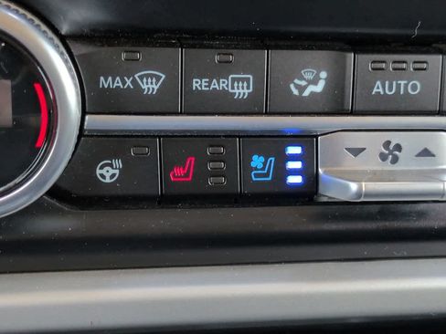 Used 2024 Ford Expedition XLT RWD image 23