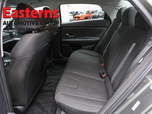 Used 2024 Hyundai Elantra SEL FWD image 20