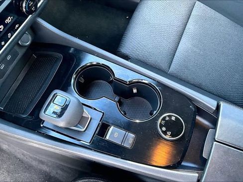 Used 2024 Nissan Rogue SV image 18