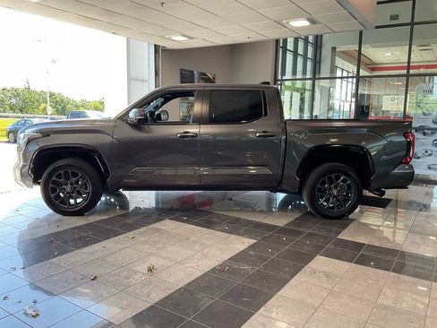 Used 2025 Toyota Tundra Platinum AWD/4WD image 3