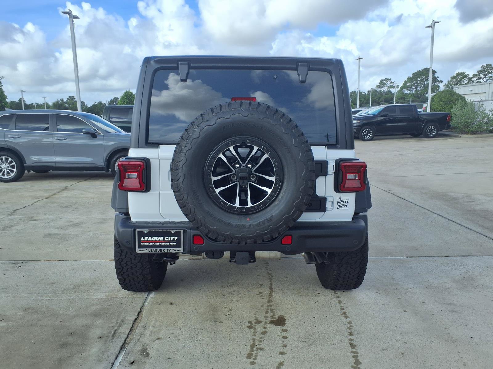 New 2027 Jeep Wrangler Unlimited Rubicon 392 AWD/4WD image 6