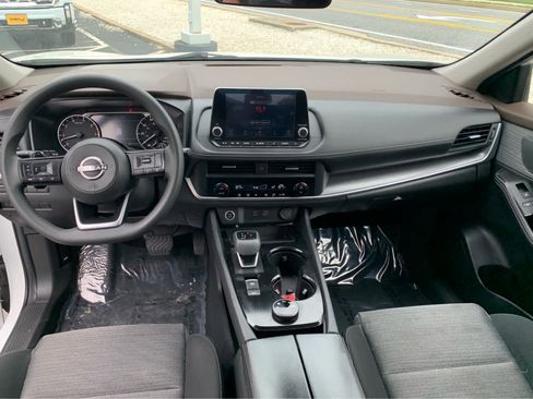 Used 2023 Nissan Rogue SV AWD/4WD image 10