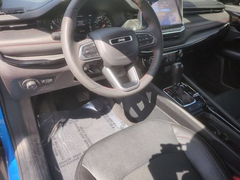 Used 2024 Jeep Compass Trailhawk AWD/4WD image 9