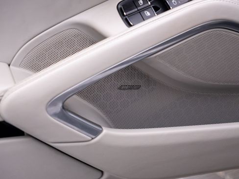 Used 2019 Porsche 718 Boxster GTS RWD image 15