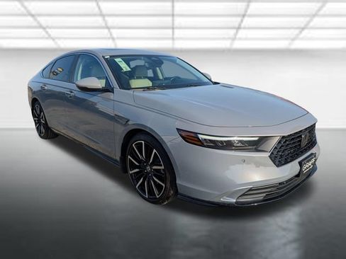 Used 2025 Honda Accord Touring image 1