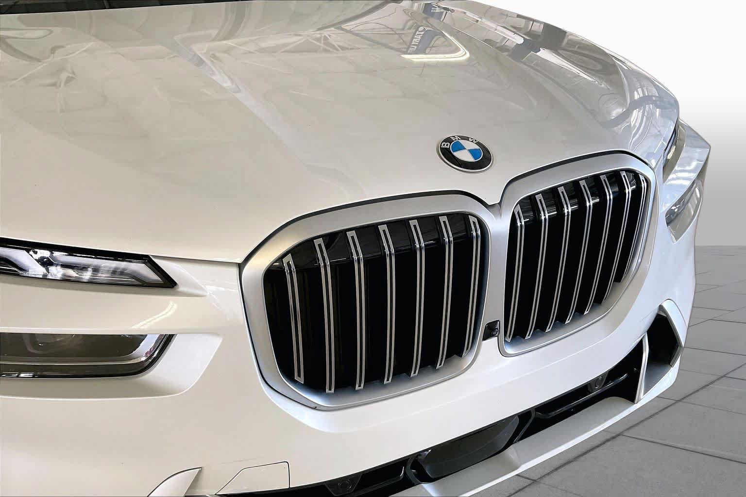 Used 2026 BMW X7 xDrive40i AWD/4WD image 30