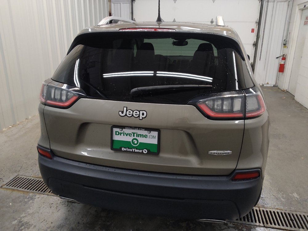 Used 2019 Jeep Cherokee Latitude Plus w/ Comfort/Convenience Group FWD image 7