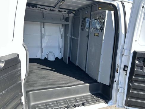 Used 2023 GMC Savana 2500 w/ Driver Convenience Package image 18