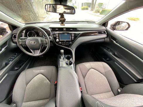 Used 2020 Toyota Camry LE w/ Carpet Mat Package FWD image 28