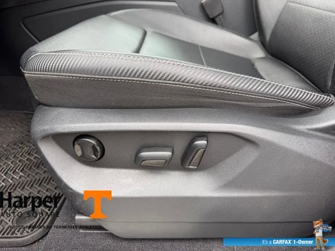 Used 2022 Volkswagen Atlas Cross Sport SE w/ Panoramic Sunroof Package FWD image 19
