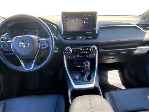 Used 2022 Toyota RAV4 XSE AWD/4WD image 10