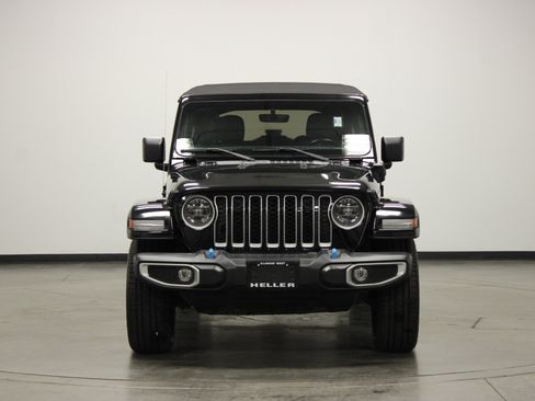 Used 2022 Jeep Wrangler Unlimited Sahara w/ Cold Weather Group image 3